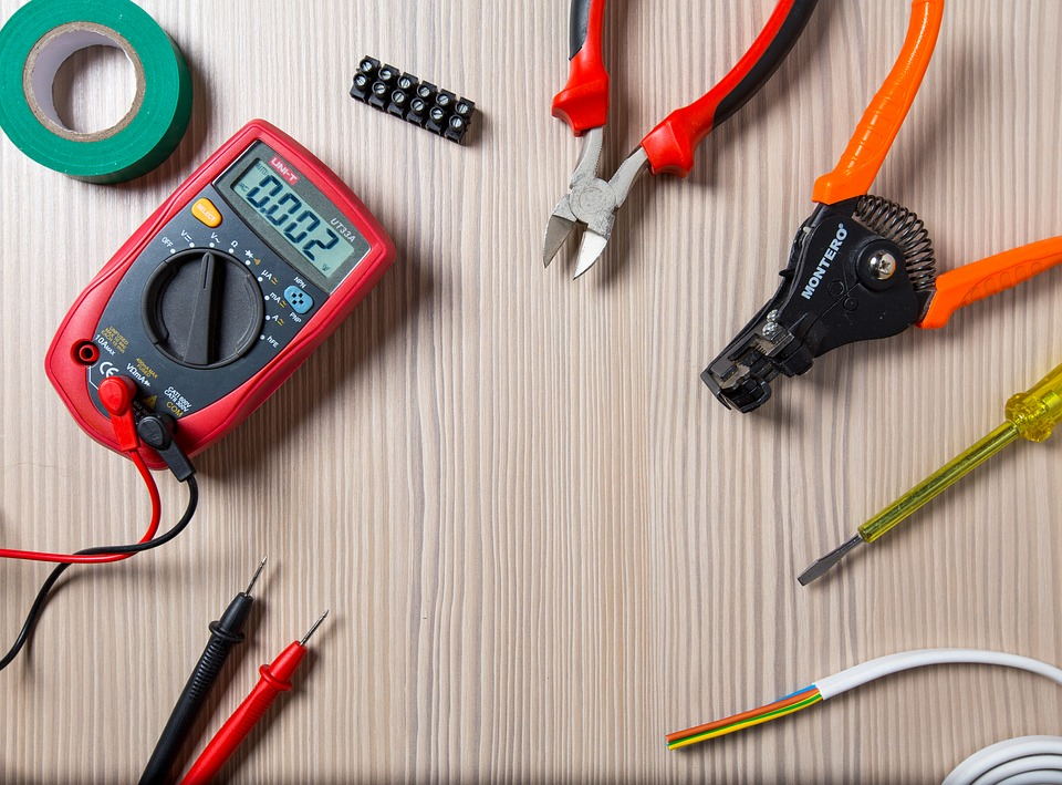 Class 304:  Advanced Electrical System Wiring & Troubleshooting\ Level 3 Wiring & Circuits *